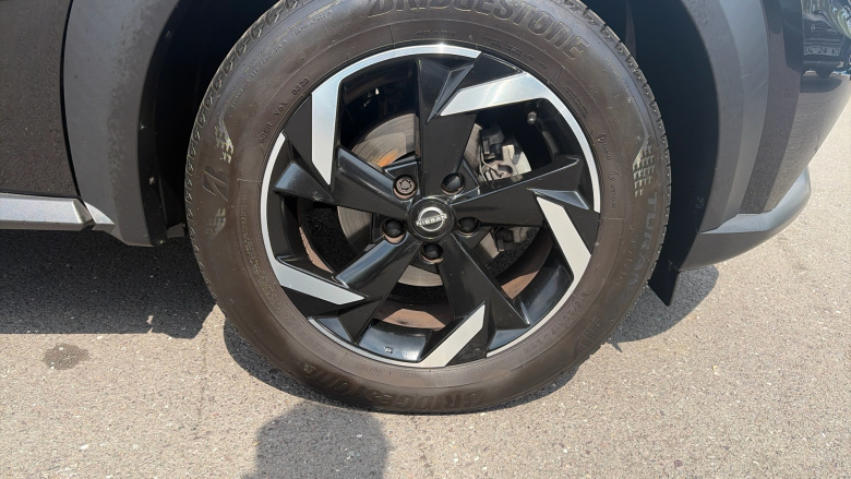 Nissan Juke 1.0 DiG-T 114 N-Connecta 5dr Petrol Hatchback